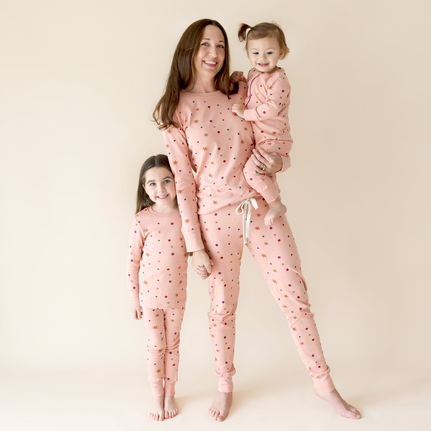 FW24_IG_PAJAMAS_confetti_family2_facc55fc-14b8-4264-99d8-967ec5420a4c.jpg