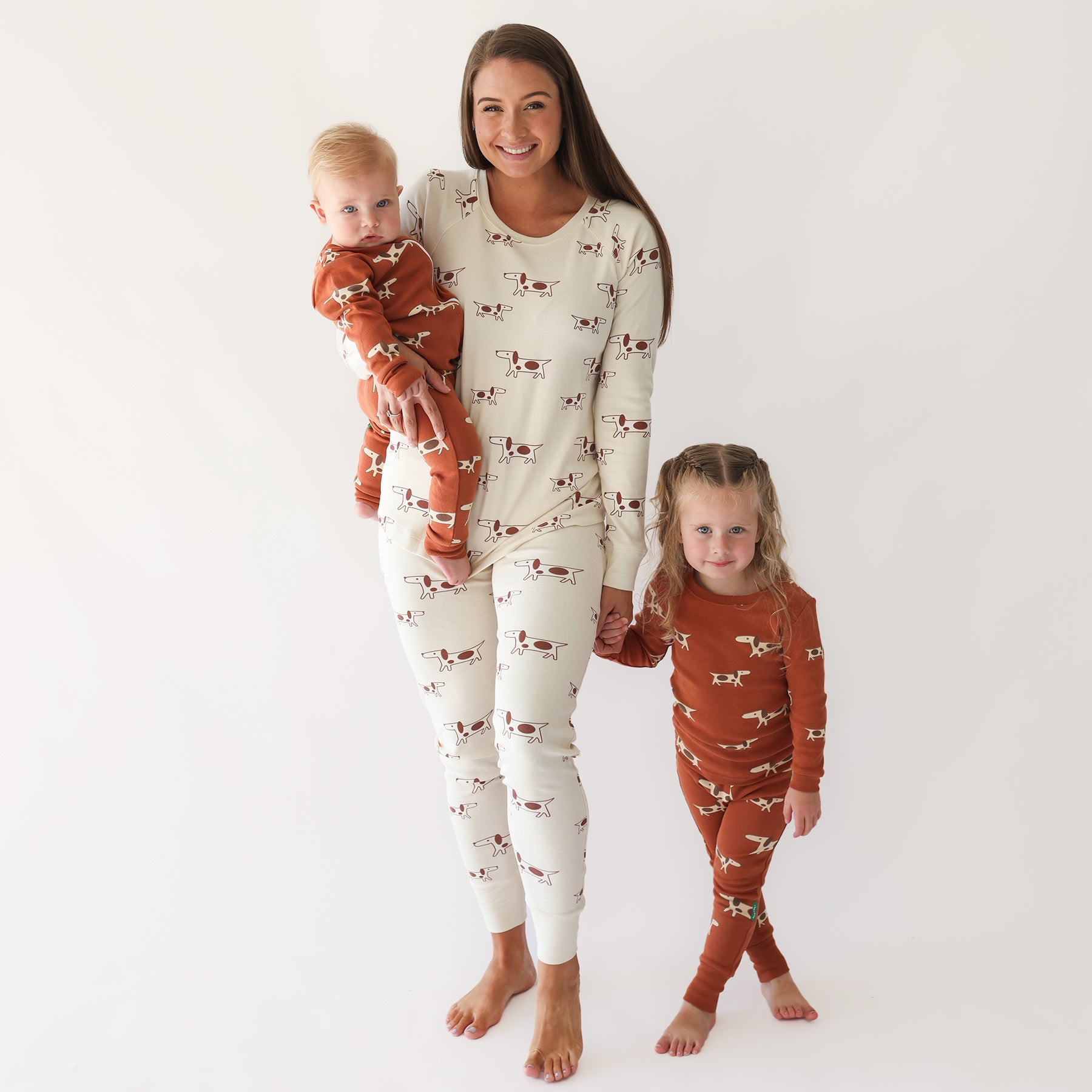 FW24_IG_PAJAMAS_dogs_family.jpg
