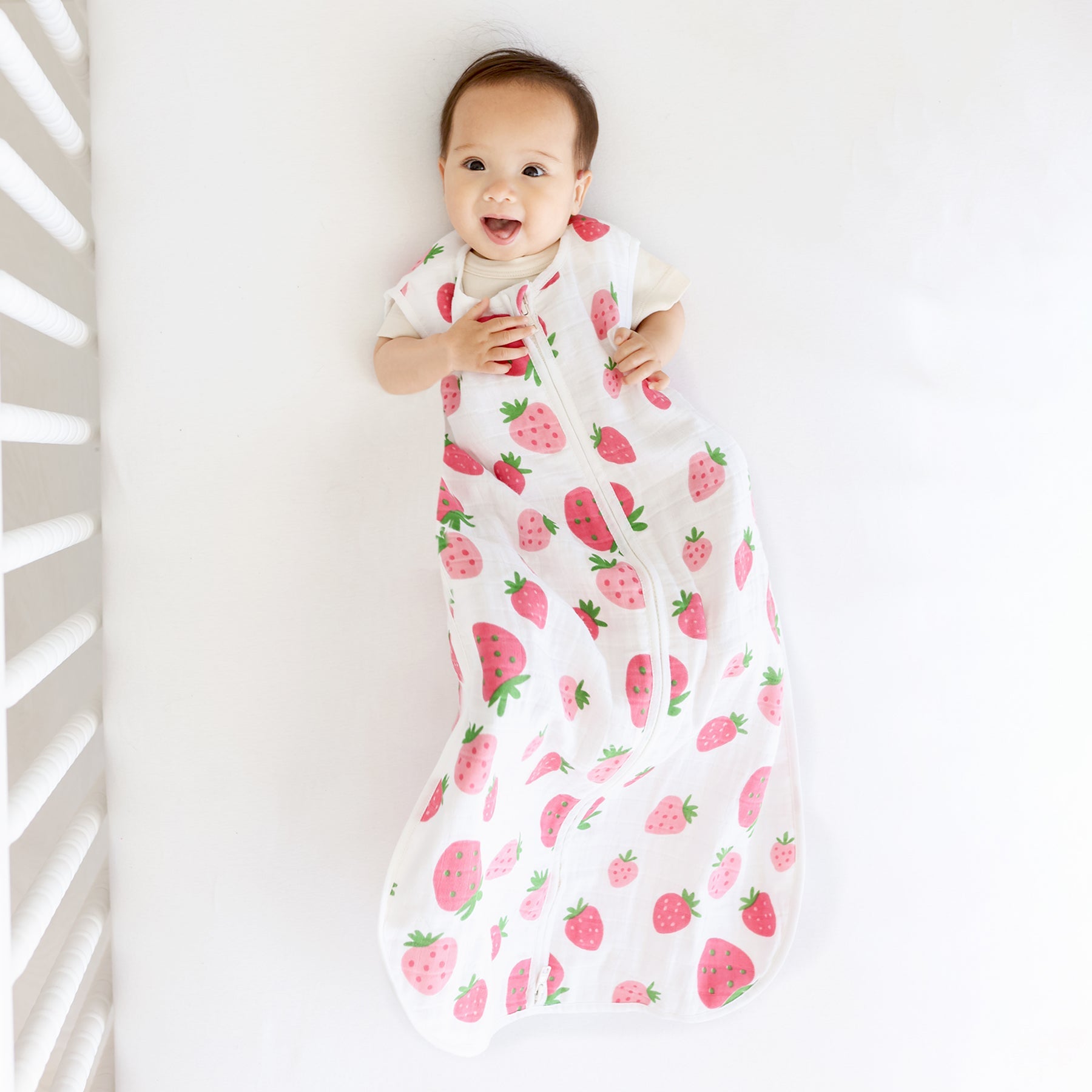 IG_SS24_SLEEPSACS_MUSLIN_strawberries.jpg